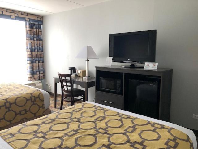 Baymont By Wyndham - Chicago - Addison - O'Hare Hotel Buitenkant foto