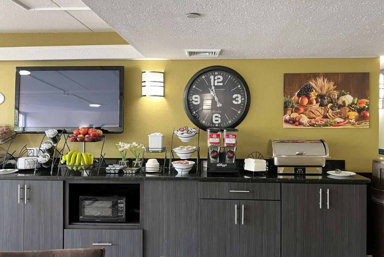 Baymont By Wyndham - Chicago - Addison - O'Hare Hotel Buitenkant foto